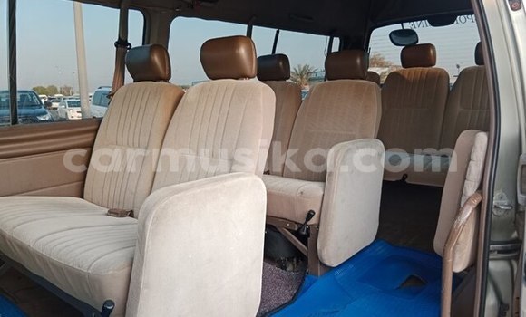 Acheter Occasion Voiture Nissan Caravan Beige à Beitbridge, Matabeleland South Acheter Occasion Voiture Nissan Caravan Beige à Beitbridge, Matabeleland South