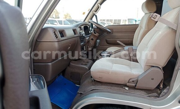 Acheter Occasion Voiture Nissan Caravan Beige à Beitbridge, Matabeleland South Acheter Occasion Voiture Nissan Caravan Beige à Beitbridge, Matabeleland South