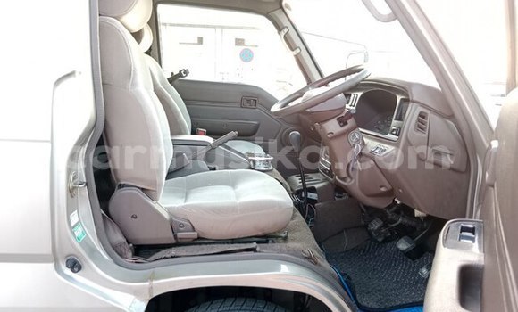 Acheter Occasion Voiture Nissan Caravan Beige à Beitbridge, Matabeleland South Acheter Occasion Voiture Nissan Caravan Beige à Beitbridge, Matabeleland South