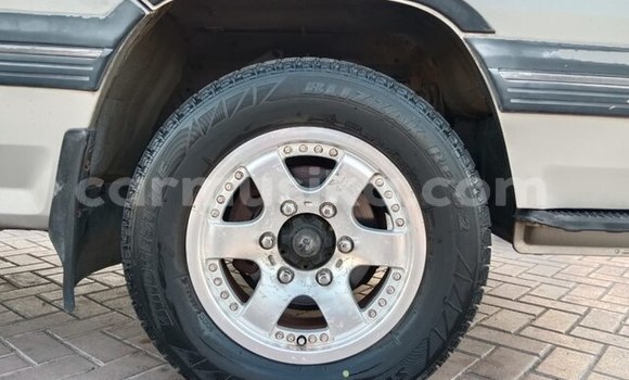 Acheter Occasion Voiture Nissan Caravan Beige à Beitbridge, Matabeleland South Acheter Occasion Voiture Nissan Caravan Beige à Beitbridge, Matabeleland South