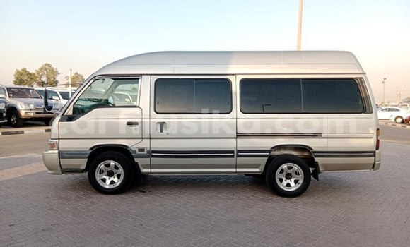 Acheter Occasion Voiture Nissan Caravan Beige à Beitbridge, Matabeleland South Acheter Occasion Voiture Nissan Caravan Beige à Beitbridge, Matabeleland South