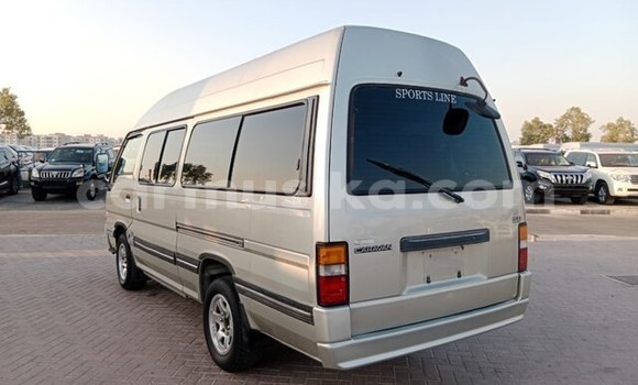 Acheter Occasion Voiture Nissan Caravan Beige à Beitbridge, Matabeleland South Acheter Occasion Voiture Nissan Caravan Beige à Beitbridge, Matabeleland South