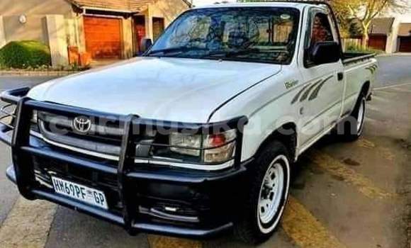 Buy Used Toyota Hilux White Car in Beitbridge in Matabeleland South Buy Used Toyota Hilux White Car in Beitbridge in Matabeleland South