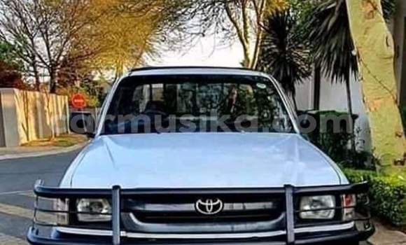 Buy Used Toyota Hilux White Car in Beitbridge in Matabeleland South Buy Used Toyota Hilux White Car in Beitbridge in Matabeleland South