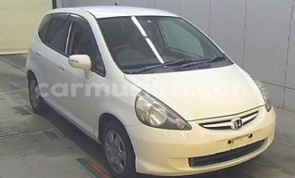 Acheter Occasion Voiture Honda Fit Blanc à Beitbridge, Matabeleland South Acheter Occasion Voiture Honda Fit Blanc à Beitbridge, Matabeleland South