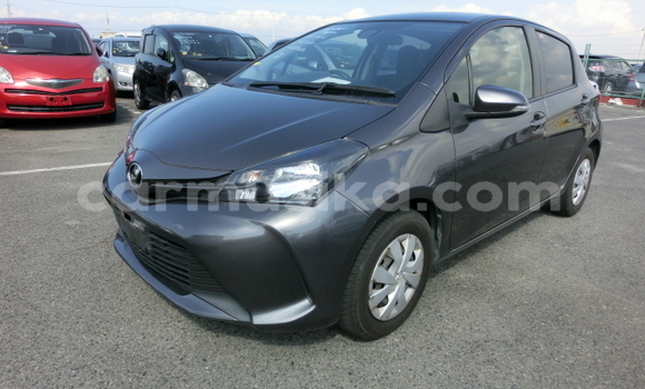 Buy Used Toyota Vitz Silver Car in Beitbridge in Matabeleland South Buy Used Toyota Vitz Silver Car in Beitbridge in Matabeleland South