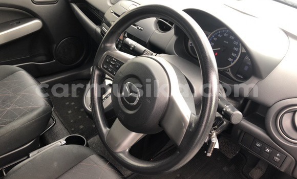 Nunua Ilio tumika Mazda Mazda 2 Fedha Gari ndani ya Beitbridge nchini Matabeleland Kusini Nunua Ilio tumika Mazda Mazda 2 Fedha Gari ndani ya Beitbridge nchini Matabeleland Kusini