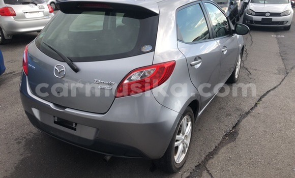 Nunua Ilio tumika Mazda Mazda 2 Fedha Gari ndani ya Beitbridge nchini Matabeleland Kusini Nunua Ilio tumika Mazda Mazda 2 Fedha Gari ndani ya Beitbridge nchini Matabeleland Kusini