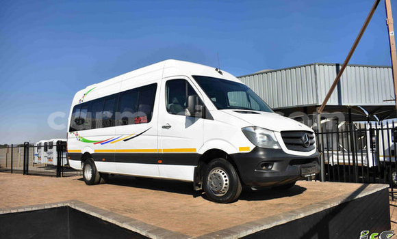 Acheter Occasion Voiture Mercedes‒Benz 190 Blanc à Beitbridge, Matabeleland South Acheter Occasion Voiture Mercedes‒Benz 190 Blanc à Beitbridge, Matabeleland South