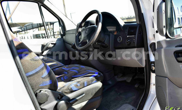 Acheter Occasion Voiture Mercedes‒Benz 190 Blanc à Beitbridge, Matabeleland South Acheter Occasion Voiture Mercedes‒Benz 190 Blanc à Beitbridge, Matabeleland South