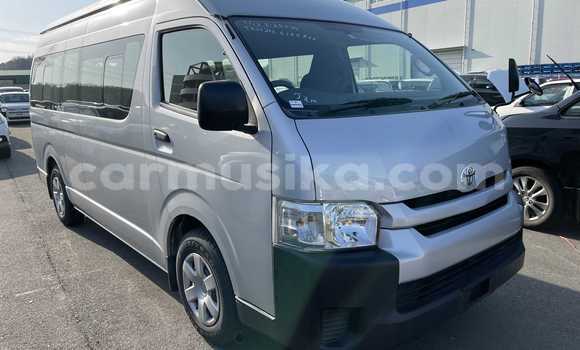 Nunua Ilio tumika Toyota Hiace Fedha Gari ndani ya Beitbridge nchini Matabeleland Kusini