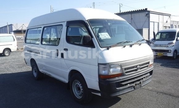 Buy Used Toyota Hiace White Car in Beitbridge in Matabeleland South Buy Used Toyota Hiace White Car in Beitbridge in Matabeleland South
