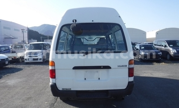 Buy Used Toyota Hiace White Car in Beitbridge in Matabeleland South Buy Used Toyota Hiace White Car in Beitbridge in Matabeleland South