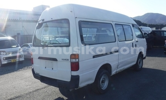 Buy Used Toyota Hiace White Car in Beitbridge in Matabeleland South Buy Used Toyota Hiace White Car in Beitbridge in Matabeleland South