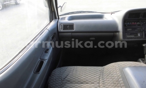 Buy Used Toyota Hiace White Car in Beitbridge in Matabeleland South Buy Used Toyota Hiace White Car in Beitbridge in Matabeleland South