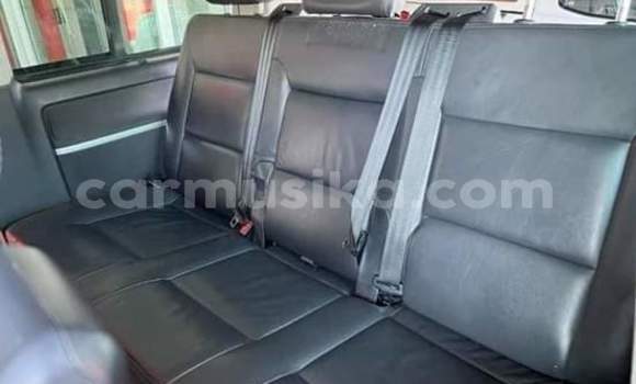 Buy Used Volkswagen Caravelle Red Car in Beitbridge in Matabeleland South Buy Used Volkswagen Caravelle Red Car in Beitbridge in Matabeleland South