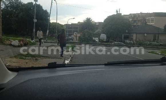 Buy Used Volkswagen Caravelle Red Car in Beitbridge in Matabeleland South Buy Used Volkswagen Caravelle Red Car in Beitbridge in Matabeleland South