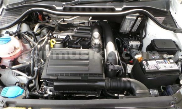 Acheter Occasion Voiture Volkswagen Polo Blanc à Beitbridge, Matabeleland South Acheter Occasion Voiture Volkswagen Polo Blanc à Beitbridge, Matabeleland South