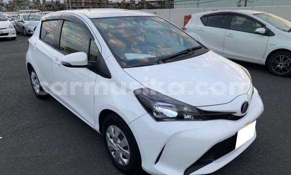 Nunua Ilio tumika Toyota Vitz Nyeupe Gari ndani ya Beitbridge nchini Matabeleland Kusini