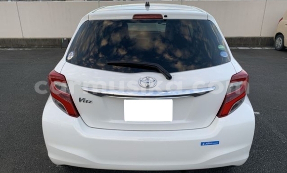 Nunua Ilio tumika Toyota Vitz Nyeupe Gari ndani ya Beitbridge nchini Matabeleland Kusini Nunua Ilio tumika Toyota Vitz Nyeupe Gari ndani ya Beitbridge nchini Matabeleland Kusini