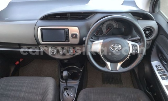 Nunua Ilio tumika Toyota Vitz Nyeupe Gari ndani ya Beitbridge nchini Matabeleland Kusini Nunua Ilio tumika Toyota Vitz Nyeupe Gari ndani ya Beitbridge nchini Matabeleland Kusini