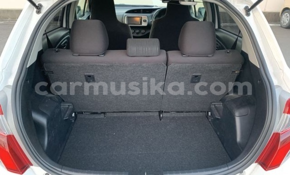 Nunua Ilio tumika Toyota Vitz Nyeupe Gari ndani ya Beitbridge nchini Matabeleland Kusini Nunua Ilio tumika Toyota Vitz Nyeupe Gari ndani ya Beitbridge nchini Matabeleland Kusini