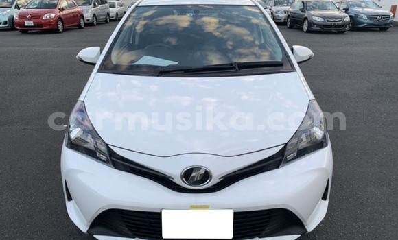 Nunua Ilio tumika Toyota Vitz Nyeupe Gari ndani ya Beitbridge nchini Matabeleland Kusini Nunua Ilio tumika Toyota Vitz Nyeupe Gari ndani ya Beitbridge nchini Matabeleland Kusini