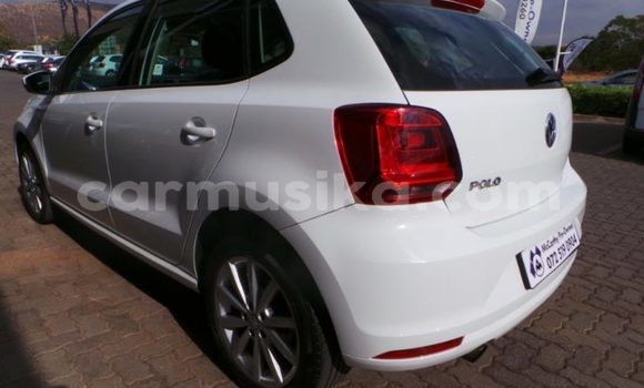 Acheter Occasion Voiture Volkswagen Polo Blanc à Beitbridge, Matabeleland South Acheter Occasion Voiture Volkswagen Polo Blanc à Beitbridge, Matabeleland South
