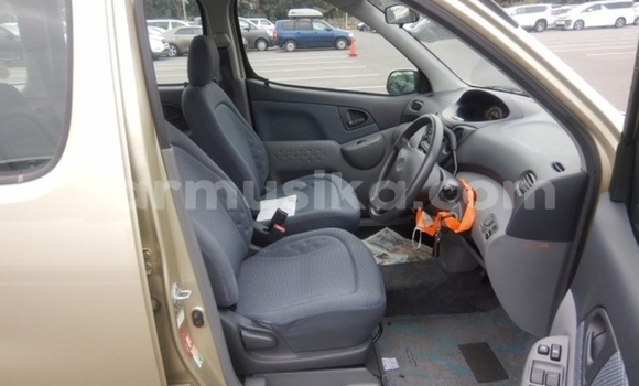 Tenga Tsaru Toyota FunCargo Zvimwe Mota in Beitbridge in Matabeleland South Tenga Tsaru Toyota FunCargo Zvimwe Mota in Beitbridge in Matabeleland South