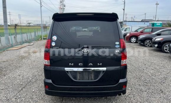 Tenga Tsaru Toyota Noah Nhema Mota in Beitbridge in Matabeleland South Tenga Tsaru Toyota Noah Nhema Mota in Beitbridge in Matabeleland South