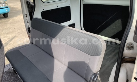 Tenga Tsaru Nissan NV200 Tsvuku Mota in Harare in Harare Tenga Tsaru Nissan NV200 Tsvuku Mota in Harare in Harare