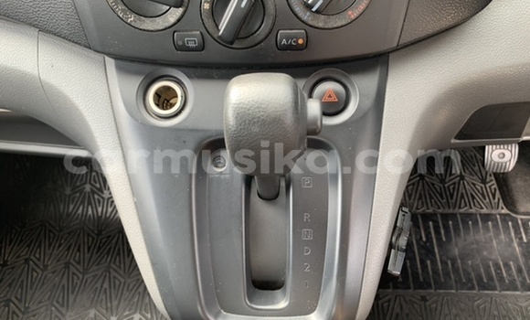 Tenga Tsaru Nissan NV200 Tsvuku Mota in Harare in Harare Tenga Tsaru Nissan NV200 Tsvuku Mota in Harare in Harare