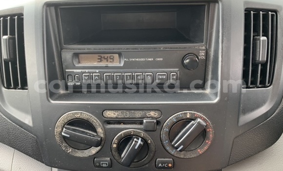 Tenga Tsaru Nissan NV200 Tsvuku Mota in Harare in Harare Tenga Tsaru Nissan NV200 Tsvuku Mota in Harare in Harare