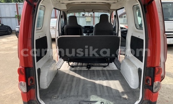 Tenga Tsaru Nissan NV200 Tsvuku Mota in Harare in Harare Tenga Tsaru Nissan NV200 Tsvuku Mota in Harare in Harare