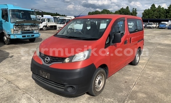 Tenga Tsaru Nissan NV200 Tsvuku Mota in Harare in Harare Tenga Tsaru Nissan NV200 Tsvuku Mota in Harare in Harare