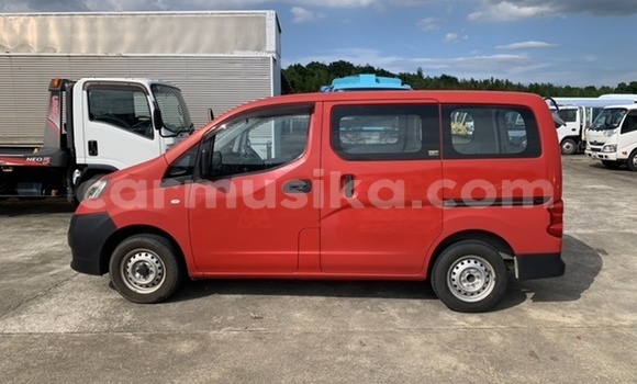 Tenga Tsaru Nissan NV200 Tsvuku Mota in Harare in Harare Tenga Tsaru Nissan NV200 Tsvuku Mota in Harare in Harare