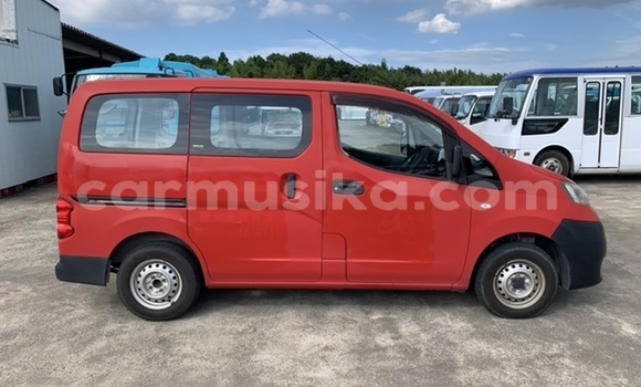 Tenga Tsaru Nissan NV200 Tsvuku Mota in Harare in Harare Tenga Tsaru Nissan NV200 Tsvuku Mota in Harare in Harare