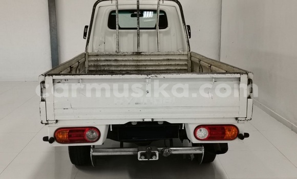 Acheter Occasion Voiture Hyundai H200 Blanc à Beitbridge, Matabeleland South Acheter Occasion Voiture Hyundai H200 Blanc à Beitbridge, Matabeleland South