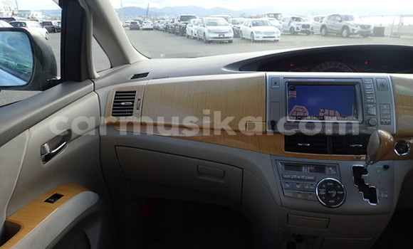 Buy Used Toyota Estima White Car in Beitbridge in Matabeleland South Buy Used Toyota Estima White Car in Beitbridge in Matabeleland South