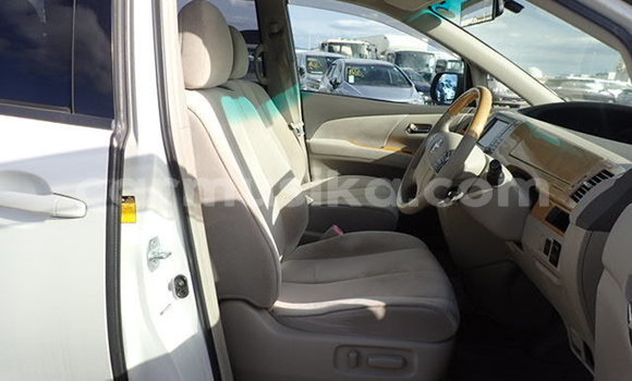 Buy Used Toyota Estima White Car in Beitbridge in Matabeleland South Buy Used Toyota Estima White Car in Beitbridge in Matabeleland South