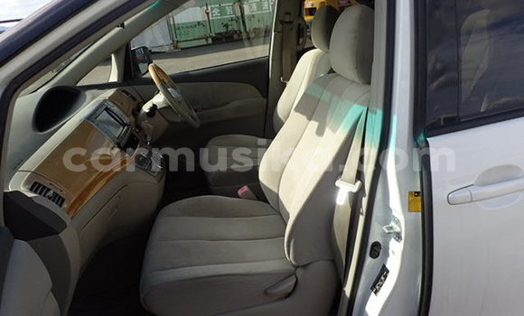 Buy Used Toyota Estima White Car in Beitbridge in Matabeleland South Buy Used Toyota Estima White Car in Beitbridge in Matabeleland South