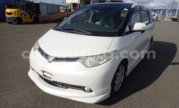 Buy Used Toyota Estima White Car in Beitbridge in Matabeleland South Buy Used Toyota Estima White Car in Beitbridge in Matabeleland South