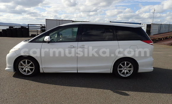 Buy Used Toyota Estima White Car in Beitbridge in Matabeleland South Buy Used Toyota Estima White Car in Beitbridge in Matabeleland South
