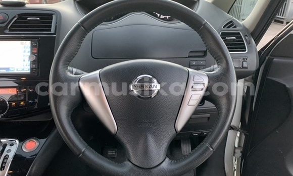 Buy Used Nissan Serena White Car in Beitbridge in Matabeleland South Buy Used Nissan Serena White Car in Beitbridge in Matabeleland South
