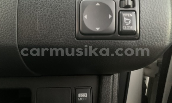 Buy Used Nissan Serena White Car in Beitbridge in Matabeleland South Buy Used Nissan Serena White Car in Beitbridge in Matabeleland South