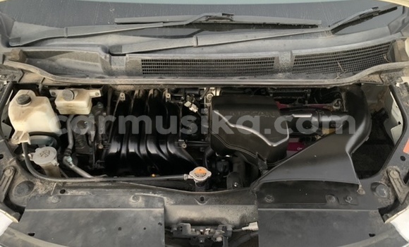 Buy Used Nissan Serena White Car in Beitbridge in Matabeleland South Buy Used Nissan Serena White Car in Beitbridge in Matabeleland South