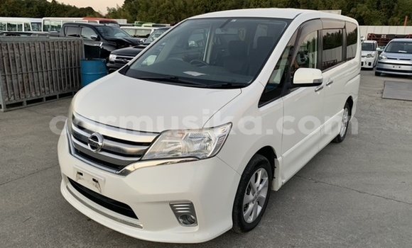 Buy Used Nissan Serena White Car in Beitbridge in Matabeleland South Buy Used Nissan Serena White Car in Beitbridge in Matabeleland South