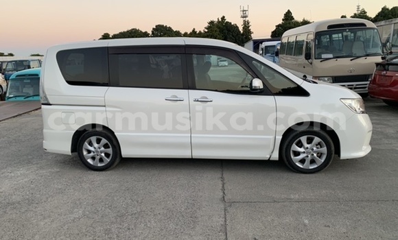 Buy Used Nissan Serena White Car in Beitbridge in Matabeleland South Buy Used Nissan Serena White Car in Beitbridge in Matabeleland South