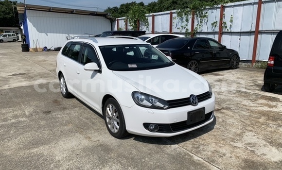 Buy Used Volkswagen Golf White Car in Beitbridge in Matabeleland South Buy Used Volkswagen Golf White Car in Beitbridge in Matabeleland South