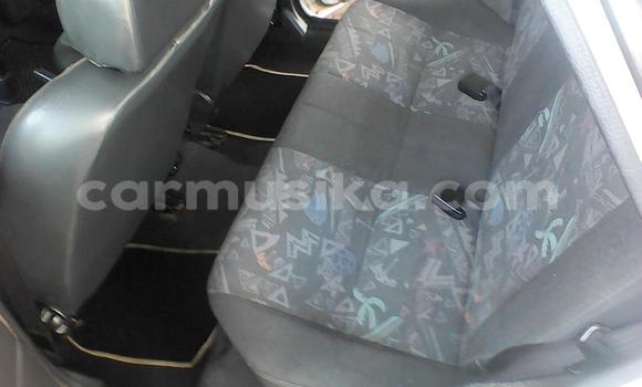 Acheter Occasion Voiture Mazda 323 Blanc à Beitbridge, Matabeleland South Acheter Occasion Voiture Mazda 323 Blanc à Beitbridge, Matabeleland South